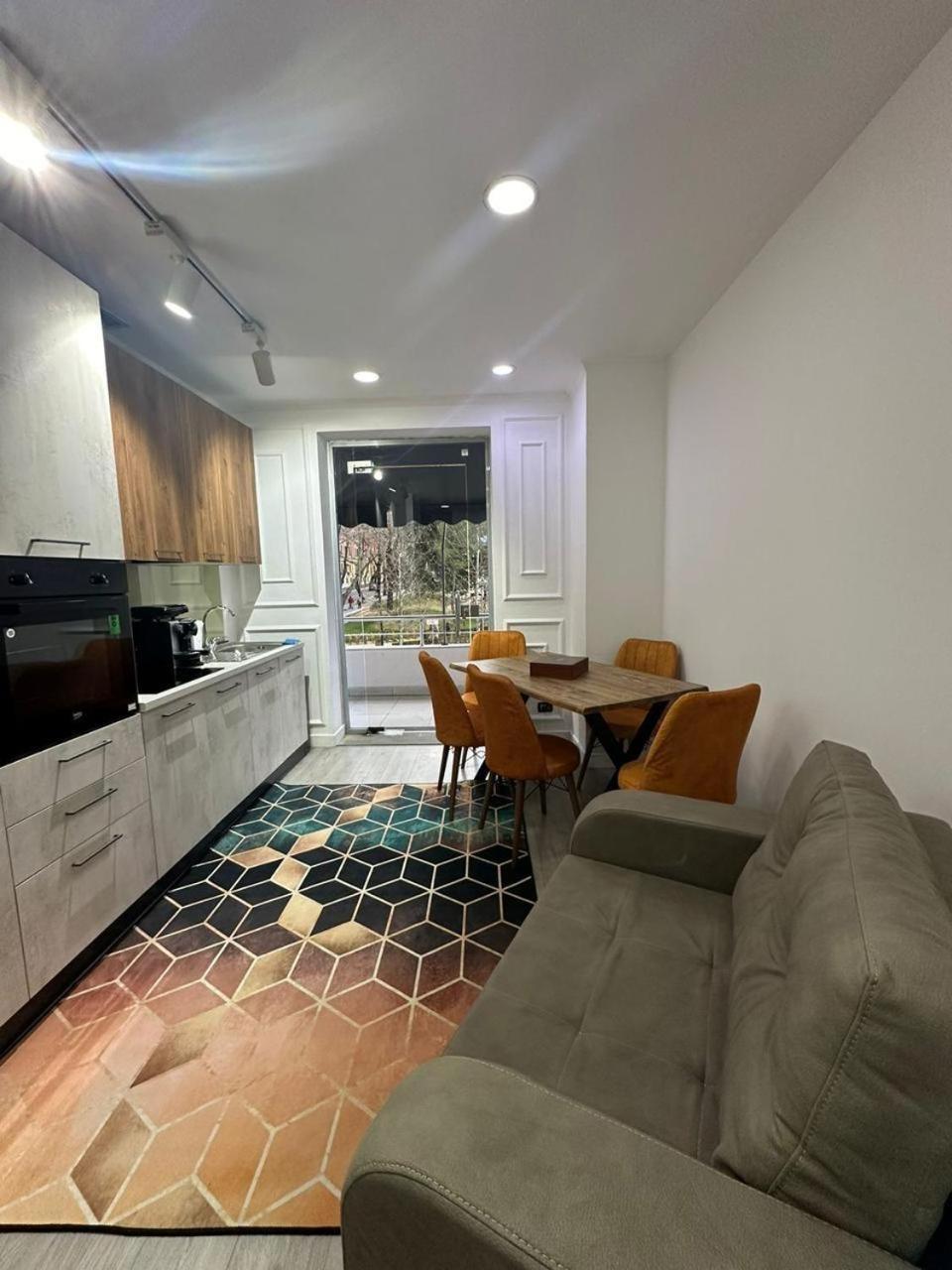 טיראנה Park View Central Apartment מראה חיצוני תמונה